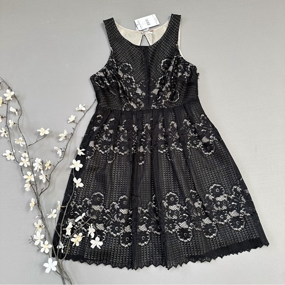 NWT $128! FREE PEOPLE Rocco black lace open back dress, 4. - Picture 3 of 7